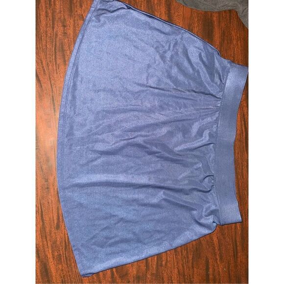 Under Armour Navy Heatgear Skirt- Size Medium - Picture 2 of 6